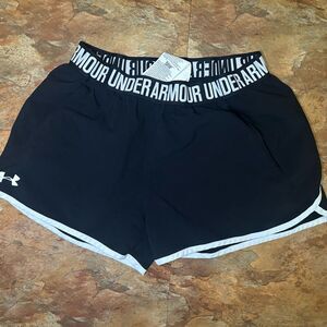 GREAT CONDITION
Under Armour Women’s Black Athletic Shorts Size Small
